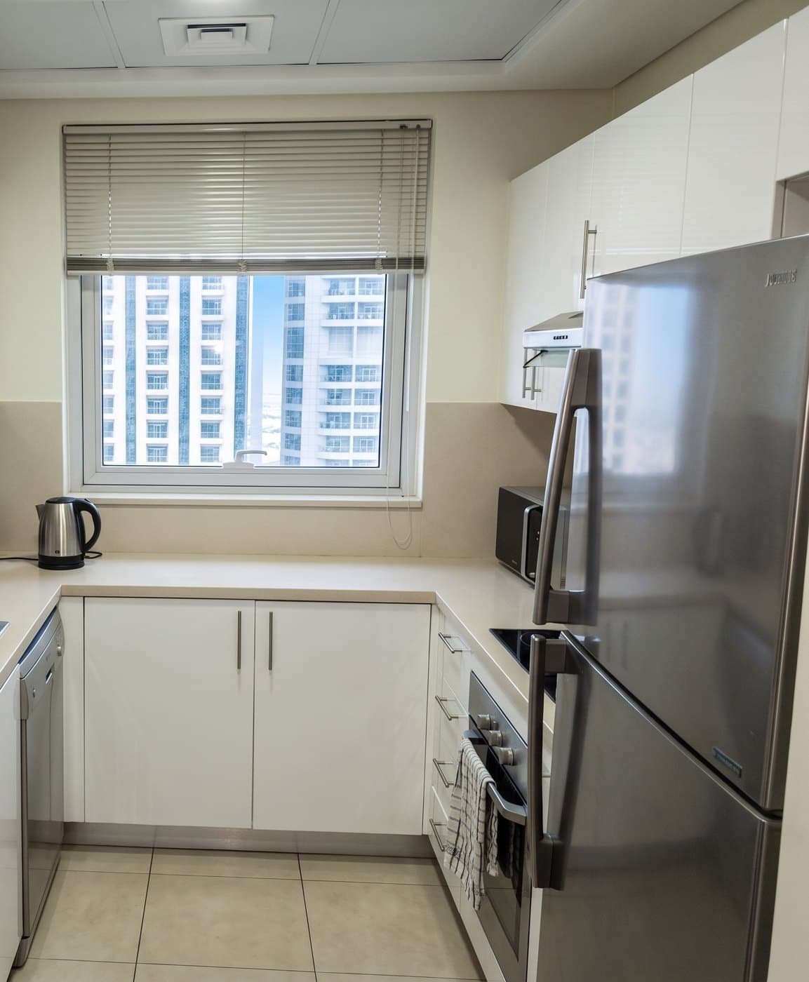Kitchen, Dubai, UAE: the cleaned photo